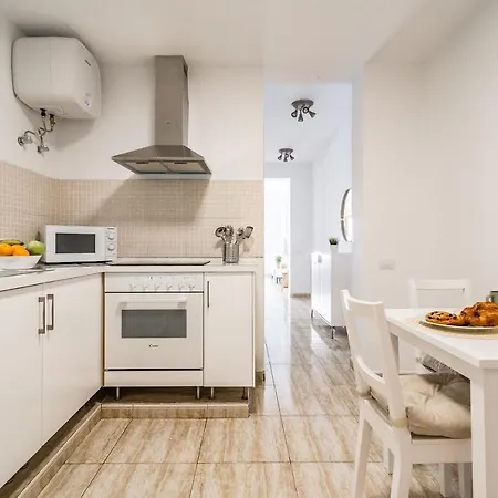 Home2book Charming La Naval La Isleta *